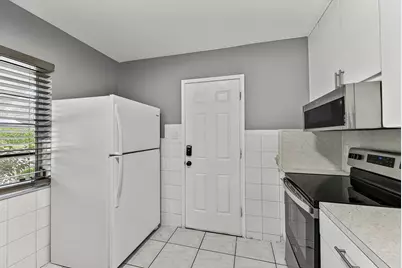 2312 NE 4th Street, Pompano Beach, FL 33062 - Photo 10