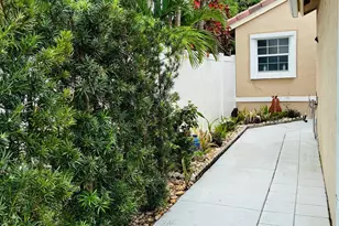 1051 NW 191st Ave, Pembroke Pines, FL 33029 - Photo 2
