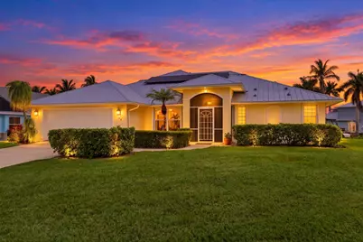 122 Queen Frederika Court, Hutchinson Island, FL 34949 - Photo 1