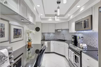 2000 Presidential Way #PH5, West Palm Beach, FL 33401 - Photo 6