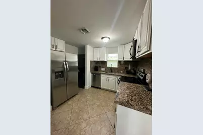 2703 NE 6th Avenue, Wilton Manors, FL 33334 - Photo 2