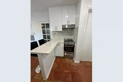 2703 NE 6th Avenue, Wilton Manors, FL 33334 - Photo 10
