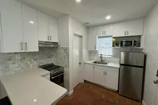2703 NE 6th Ln, Wilton Manors, FL 33334 - Photo 14