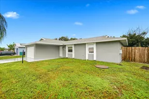 2066 SE Stonecrop St, Port Saint Lucie, FL 34984 - Photo 2
