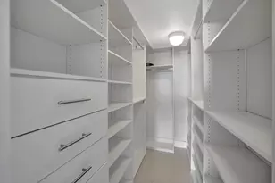 3701 N Country Club Dr, Aventura, FL 33180 - Photo 16