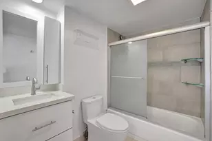 3701 N Country Club Dr, Aventura, FL 33180 - Photo 20