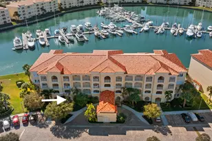 9 Harbour Isle Dr E, Fort Pierce, FL 34949 - Photo 2