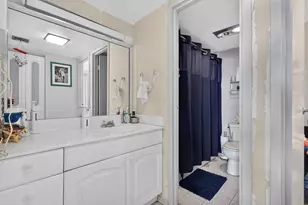 3625 N Country Club Dr, Aventura, FL 33180 - Photo 18