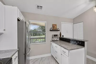 4570 Lucerne Lakes Boulevard E #203, Lake Worth, FL 33467 - Photo 10