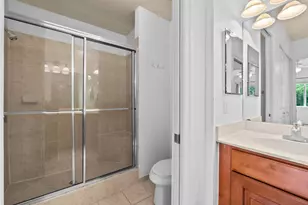 3500 Oaks Clubhouse Dr, Pompano Beach, FL 33069 - Photo 16
