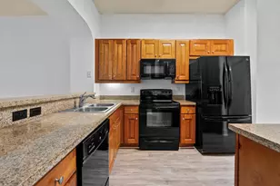 3500 Oaks Clubhouse Dr, Pompano Beach, FL 33069 - Photo 6