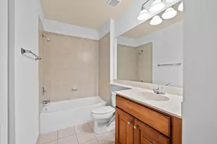 3500 Oaks Clubhouse Dr, Pompano Beach, FL 33069 - Photo 12