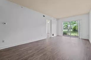 3500 Oaks Clubhouse Dr, Pompano Beach, FL 33069 - Photo 4