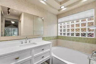 11375 Lakeview Dr, Coral Springs, FL 33071 - Photo 12
