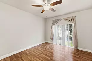 11375 Lakeview Dr, Coral Springs, FL 33071 - Photo 10