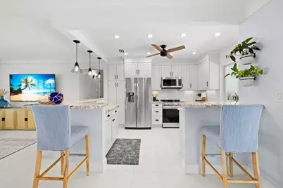 38 SW 10th Avenue, Boca Raton, FL 33486 - Photo 14