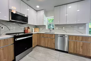 317 NW 26th Ct, Wilton Manors, FL 33311 - Photo 10