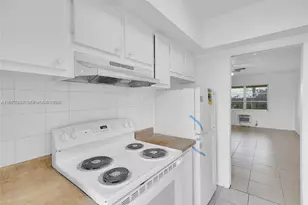 1050 E Sample Rd, Pompano Beach, FL 33064 - Photo 4