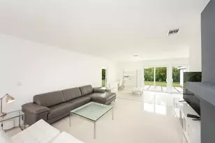 1040 N Venetian Dr, Miami, FL 33139 - Photo 4