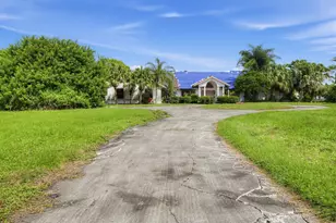 4573 SW Bermuda Way, Palm City, FL 34990 - Photo 1