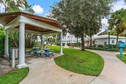 324 Sandal Lane, Palm Beach Shores, FL 33404 - Photo 44