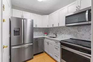 2400 NE 33rd Ave, Fort Lauderdale, FL 33305 - Photo 2