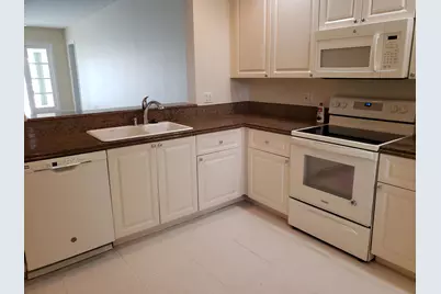 11 Harbour Isle Drive W #201, Fort Pierce, FL 34949 - Photo 2