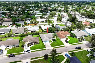 141 Arrowhead Cir, Jupiter, FL 33458 - Photo 52