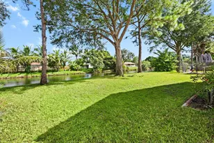 122 Seminole Lakes Dr, Royal Palm Beach, FL 33411 - Photo 14