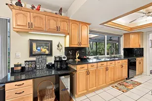 9714 Honeysuckle Ave, Palm Beach Gardens, FL 33410 - Photo 12