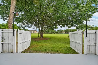 281 SW 95th Terrace, Pembroke Pines, FL 33025 - Photo 30