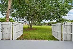 281 SW 95 Terrace, Pembroke Pines, FL 33025 - Photo 30