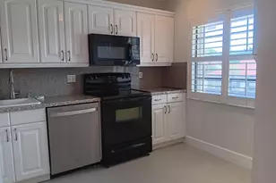 8045 Eastlake Dr, Boca Raton, FL 33433 - Photo 14