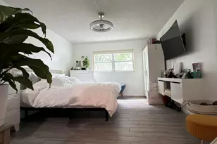 320 NE 12th Ave, Hallandale Beach, FL 33009 - Photo 16