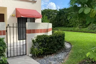 811 Freedom Ct Ct, Deerfield Beach, FL 33442 - Photo 1