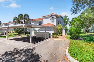 9865 Seacrest Cir, Boynton Beach, FL 33437 - Photo 2