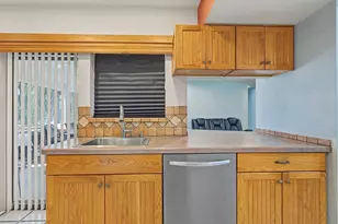 9454 NW 46th St, Sunrise, FL 33351 - Photo 18