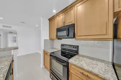 1360 SE High Point Way SE #A, Delray Beach, FL 33445 - Photo 16