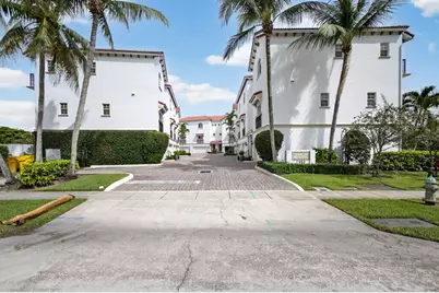 1950 Presidential Way #10, West Palm Beach, FL 33401 - Photo 1