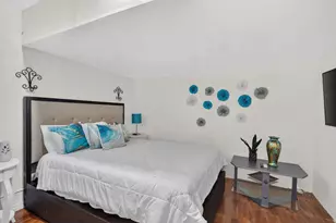 20533 NE 6th Ct, Miami, FL 33179 - Photo 16