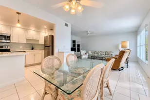 102 Greenbrier A, West Palm Beach, FL 33417 - Photo 4