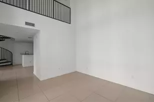 300 S Biscayne Blvd, Miami, FL 33131 - Photo 8