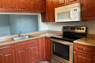 9157 NW 1st Ct, Pembroke Pines, FL 33024 - Photo 6