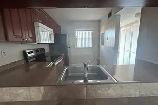 9157 NW 1st Ct, Pembroke Pines, FL 33024 - Photo 8