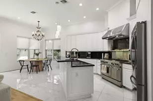 201 NE 4th St, Boca Raton, FL 33432 - Photo 12
