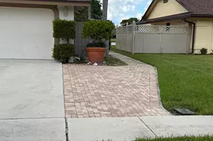 201 Parkwood Dr S, Royal Palm Beach, FL 33411 - Photo 12