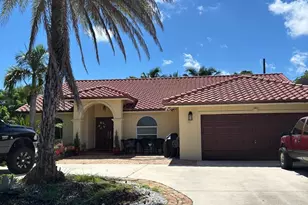 330 SW 14th St, Deerfield Beach, FL 33441 - Photo 1