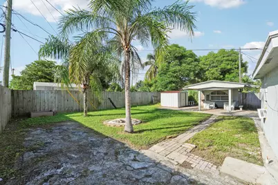 130 Plum Tree Drive, Lake Worth, FL 33462 - Photo 22