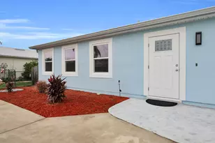2849 SE Nance St, Port Saint Lucie, FL 34984 - Photo 4