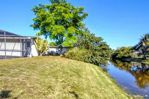 8528 Windsor Dr, Miramar, FL 33025 - Photo 4